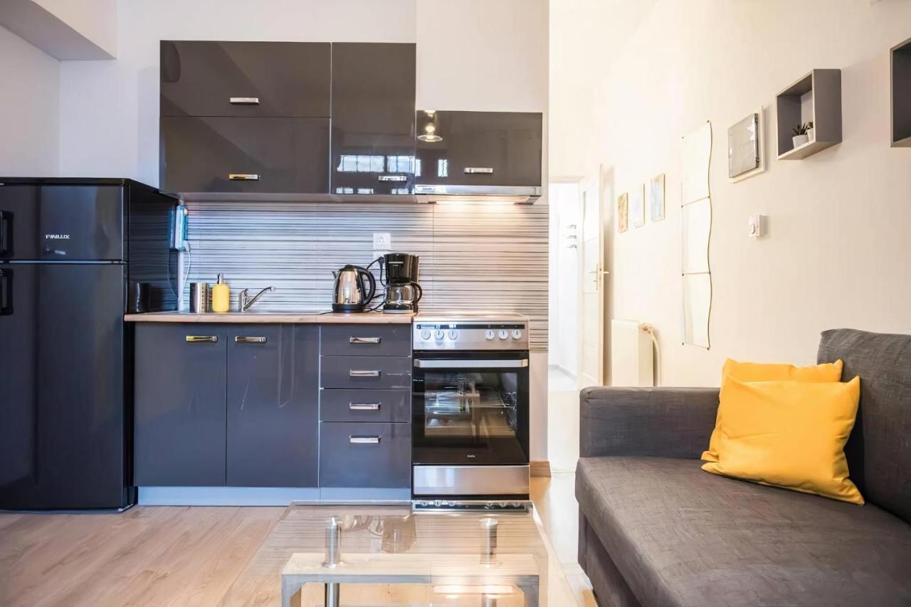 Yellow Geranium Apartment Tesalonika Bagian luar foto