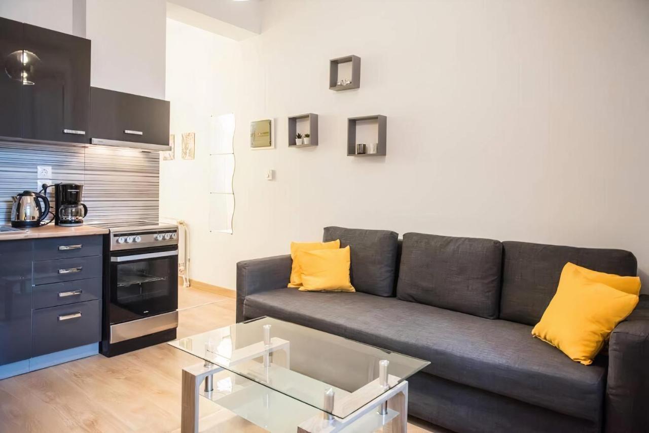 Yellow Geranium Apartment Tesalonika Bagian luar foto